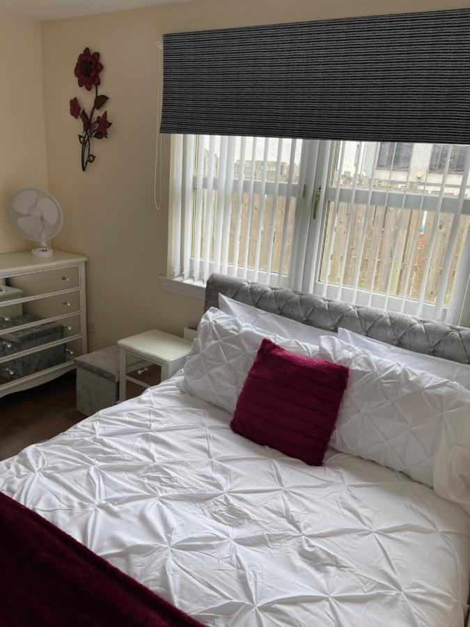 Fife Apartments Ντανφέρμλιν Εξωτερικό φωτογραφία