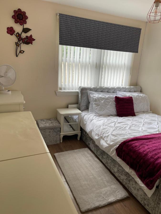 Fife Apartments Ντανφέρμλιν Εξωτερικό φωτογραφία