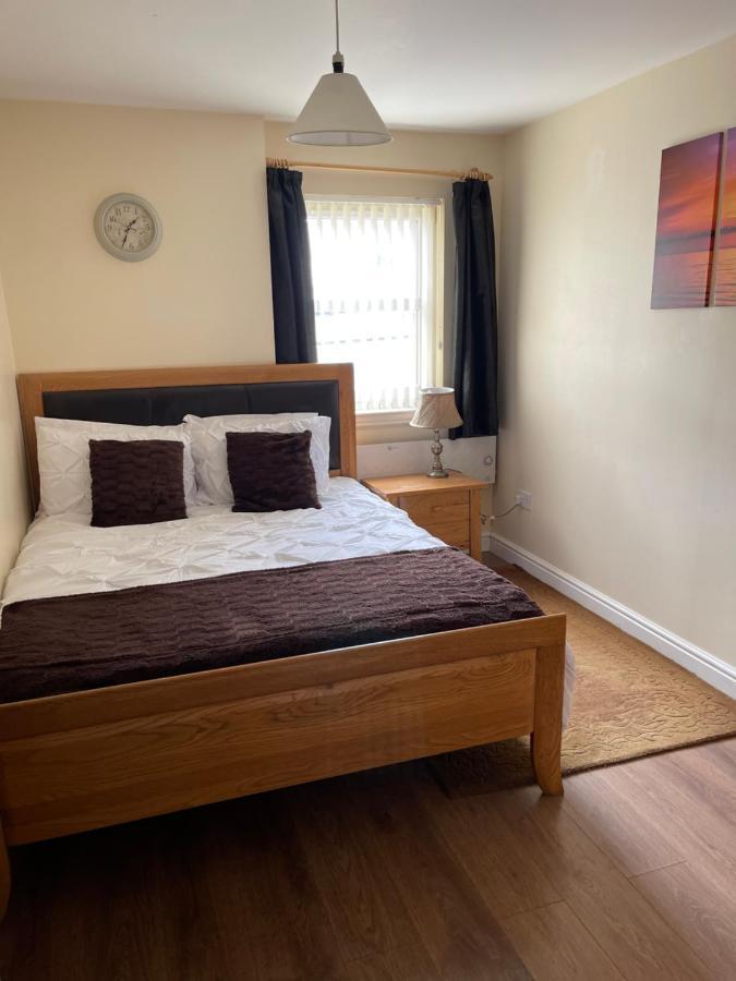 Fife Apartments Ντανφέρμλιν Εξωτερικό φωτογραφία