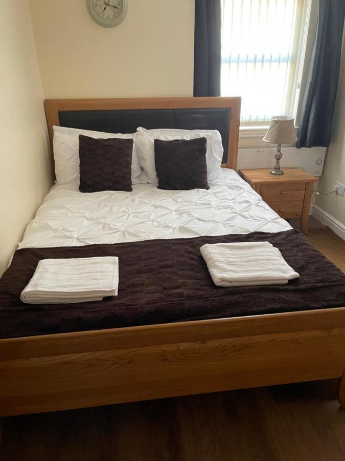 Fife Apartments Ντανφέρμλιν Εξωτερικό φωτογραφία