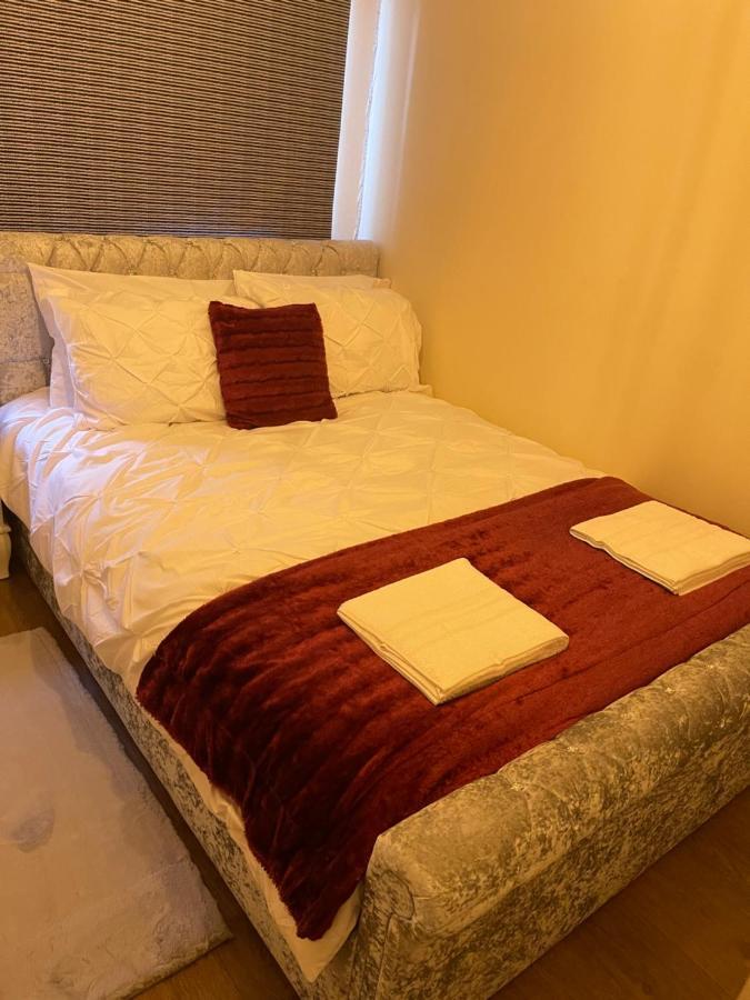 Fife Apartments Ντανφέρμλιν Εξωτερικό φωτογραφία
